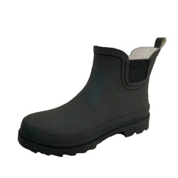 Lady black ankle rubber rain boot with elastic band