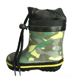 Kids customized short green camo rubber rain boot with cuff